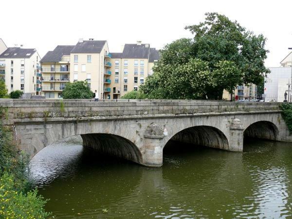 Le Pont Neuf 61 Apartment Alencon Bagian luar foto